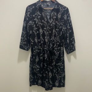 Old Navy women’s XL black And white sleeved romper